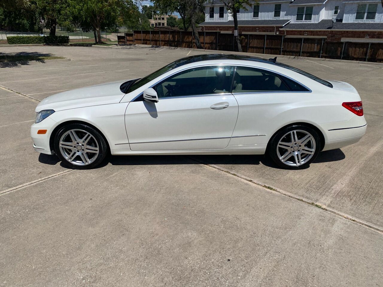 2010 MERCEDES-BENZ E-Class