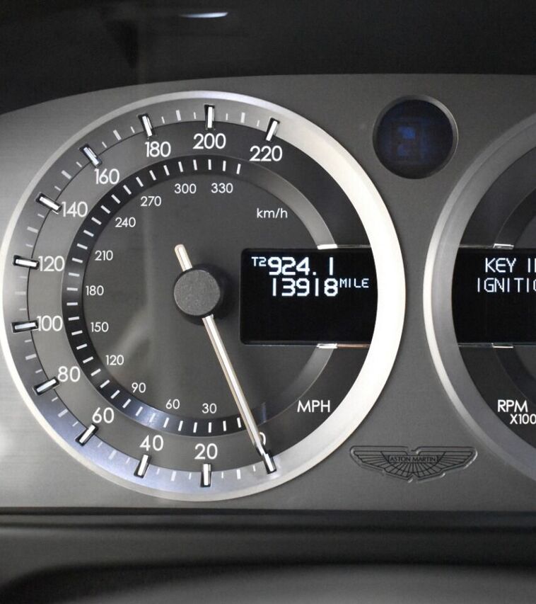 2012 ASTON MARTIN V8 Vantage