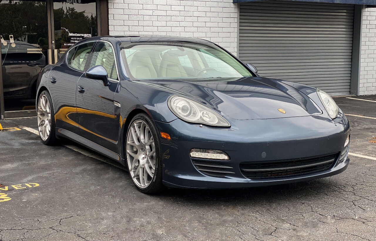 2011 PORSCHE Panamera