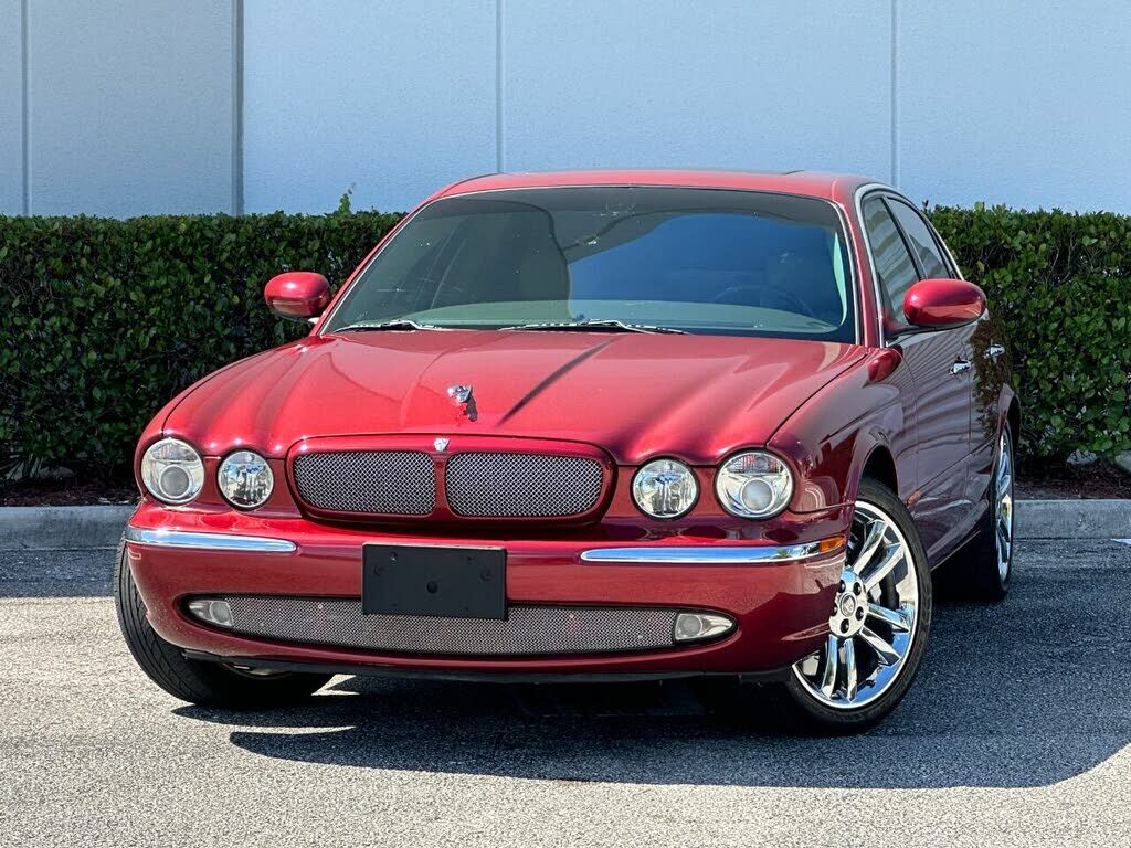 Jaguar XJR