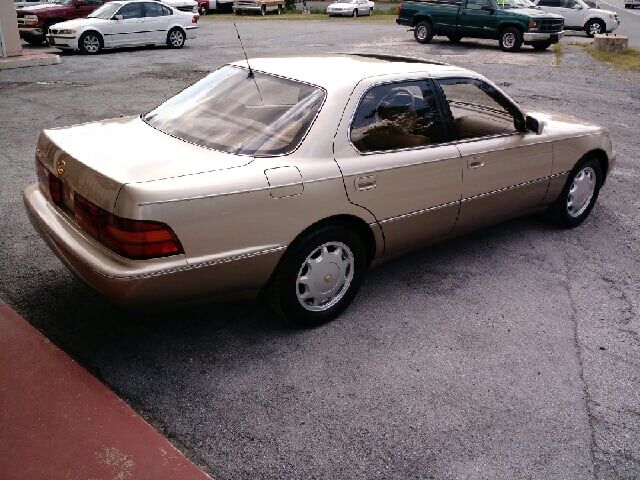 Lexus LS