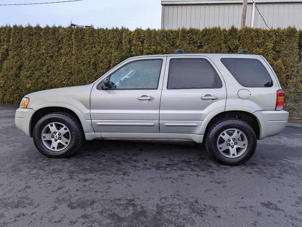 2004 FORD Escape