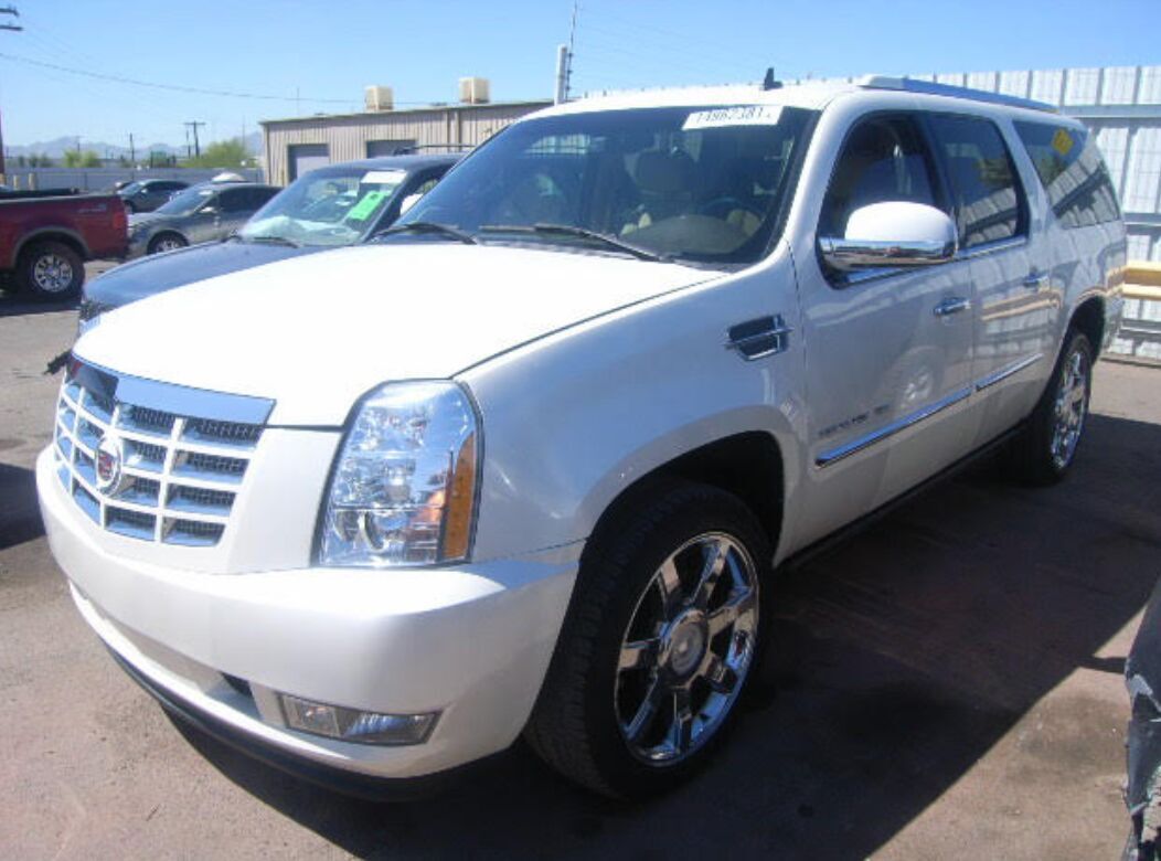 2010 CADILLAC Escalade