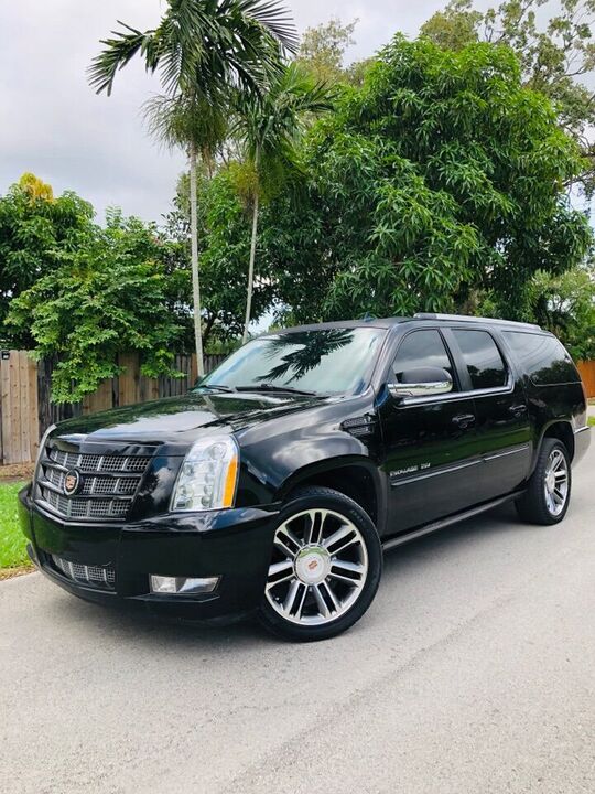2013 CADILLAC Escalade