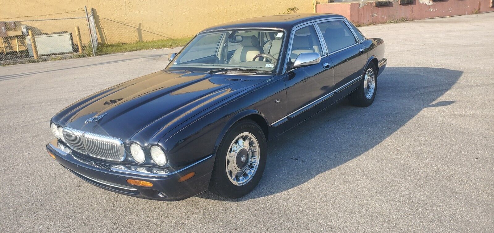 Jaguar Vanden Plas