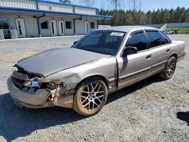 Ford Crown Victoria