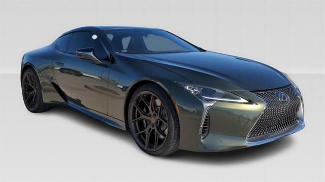 LEXUS