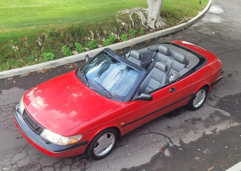 Saab 900