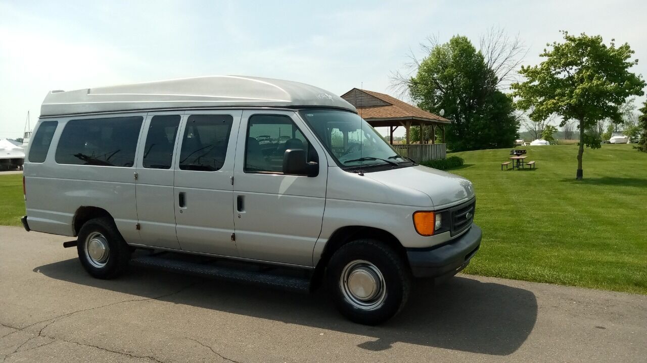 2006 FORD E-350