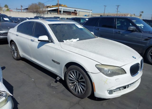 BMW 740i