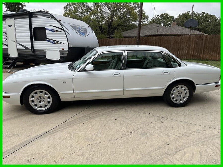 Jaguar XJ