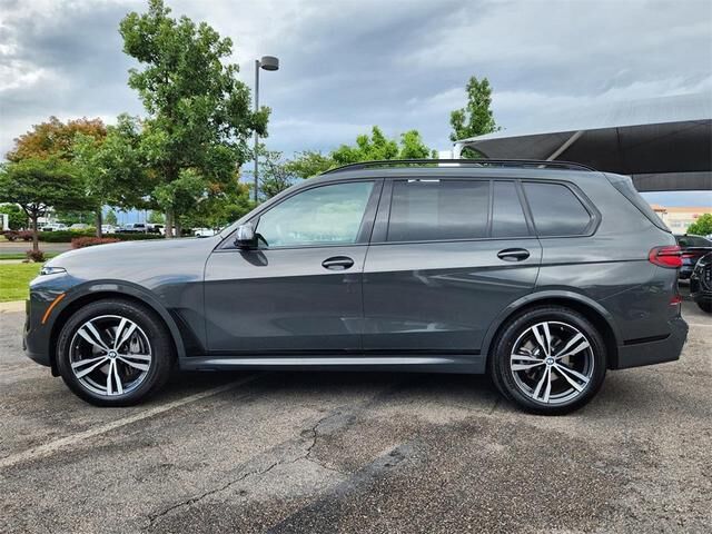 2023 BMW X7