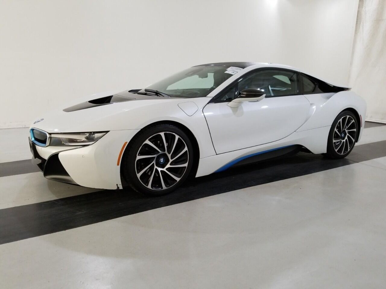 2016 BMW i8