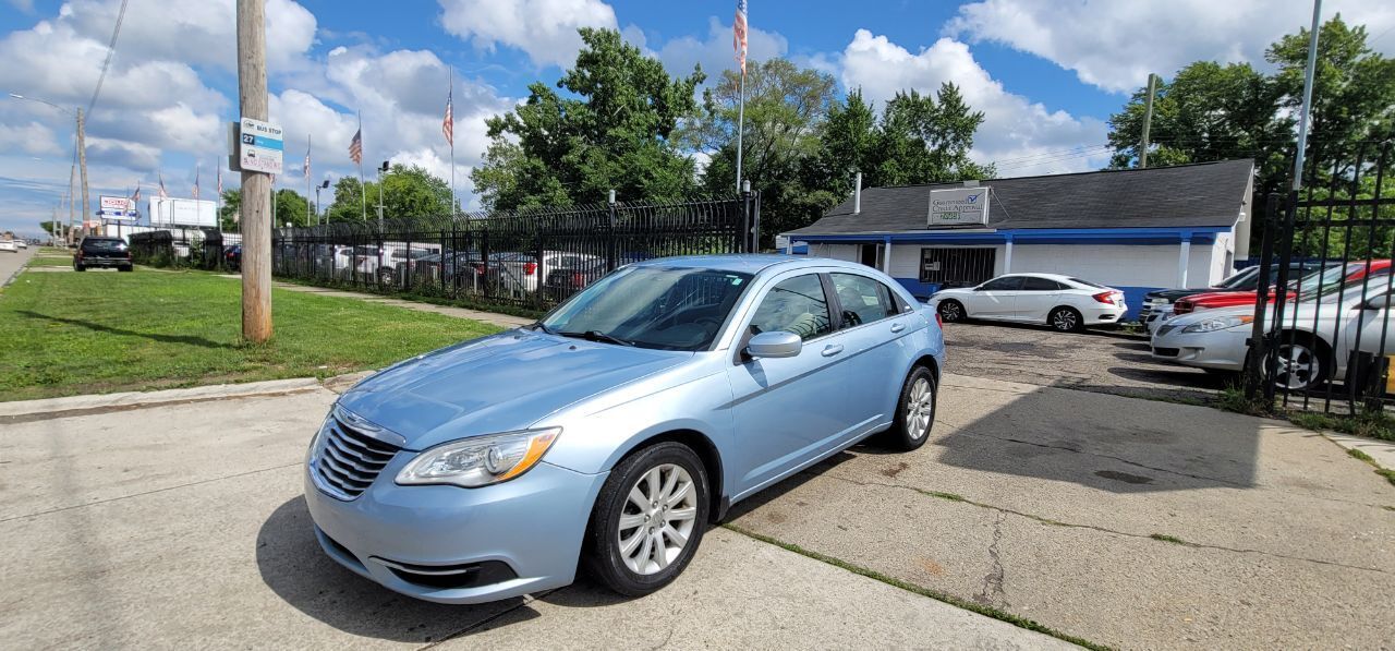 2013 CHRYSLER 200