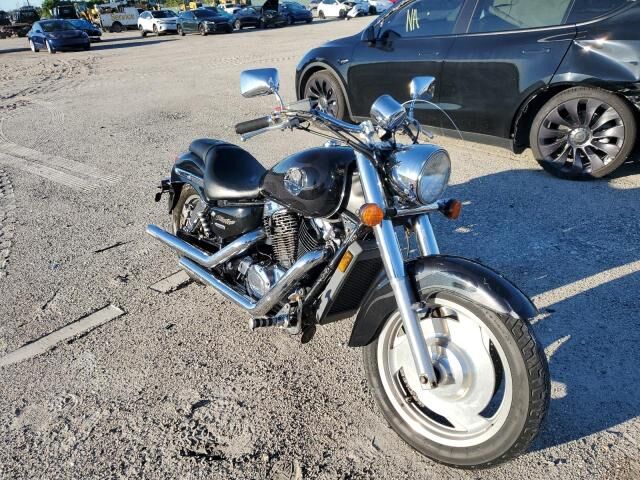 Honda VT1100C2 (SHADOW SABRE)
