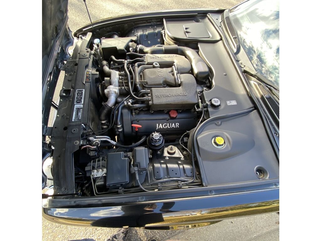 Jaguar XJR