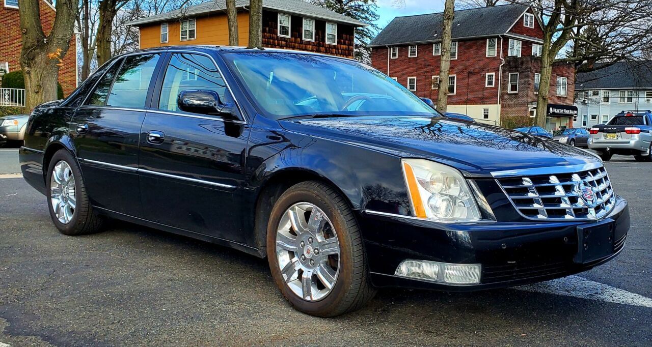 2010 CADILLAC DTS