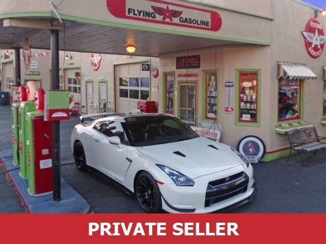 Nissan GT-R