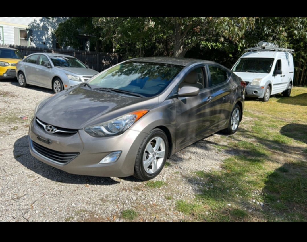2013 HYUNDAI Elantra
