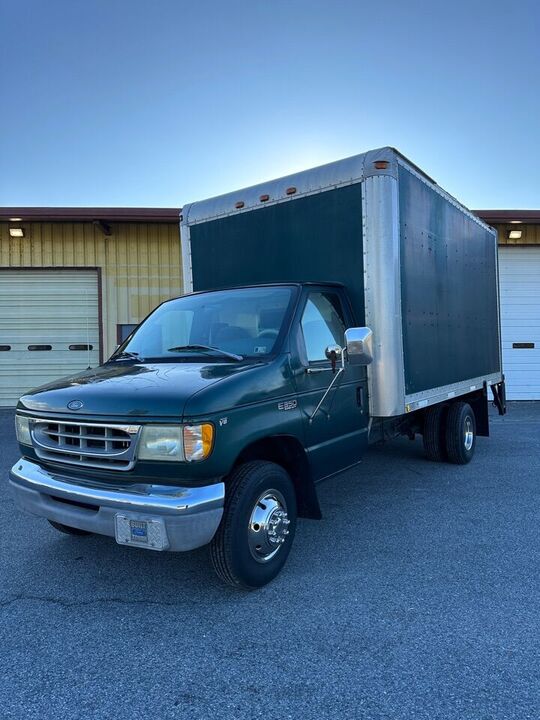 2002 FORD E-350