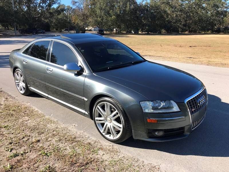 2007 AUDI S8