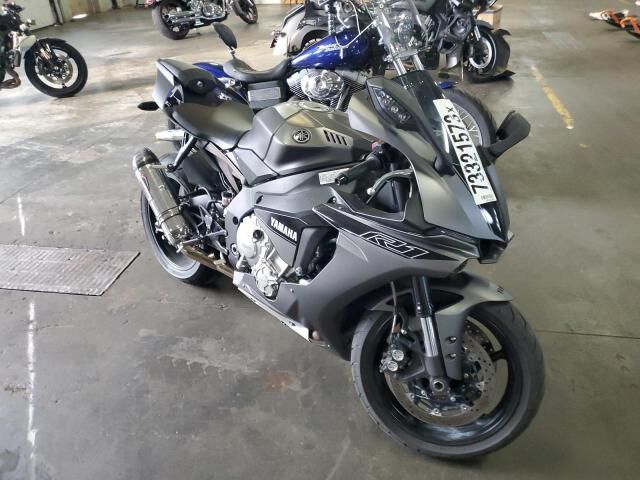 YAMAHA