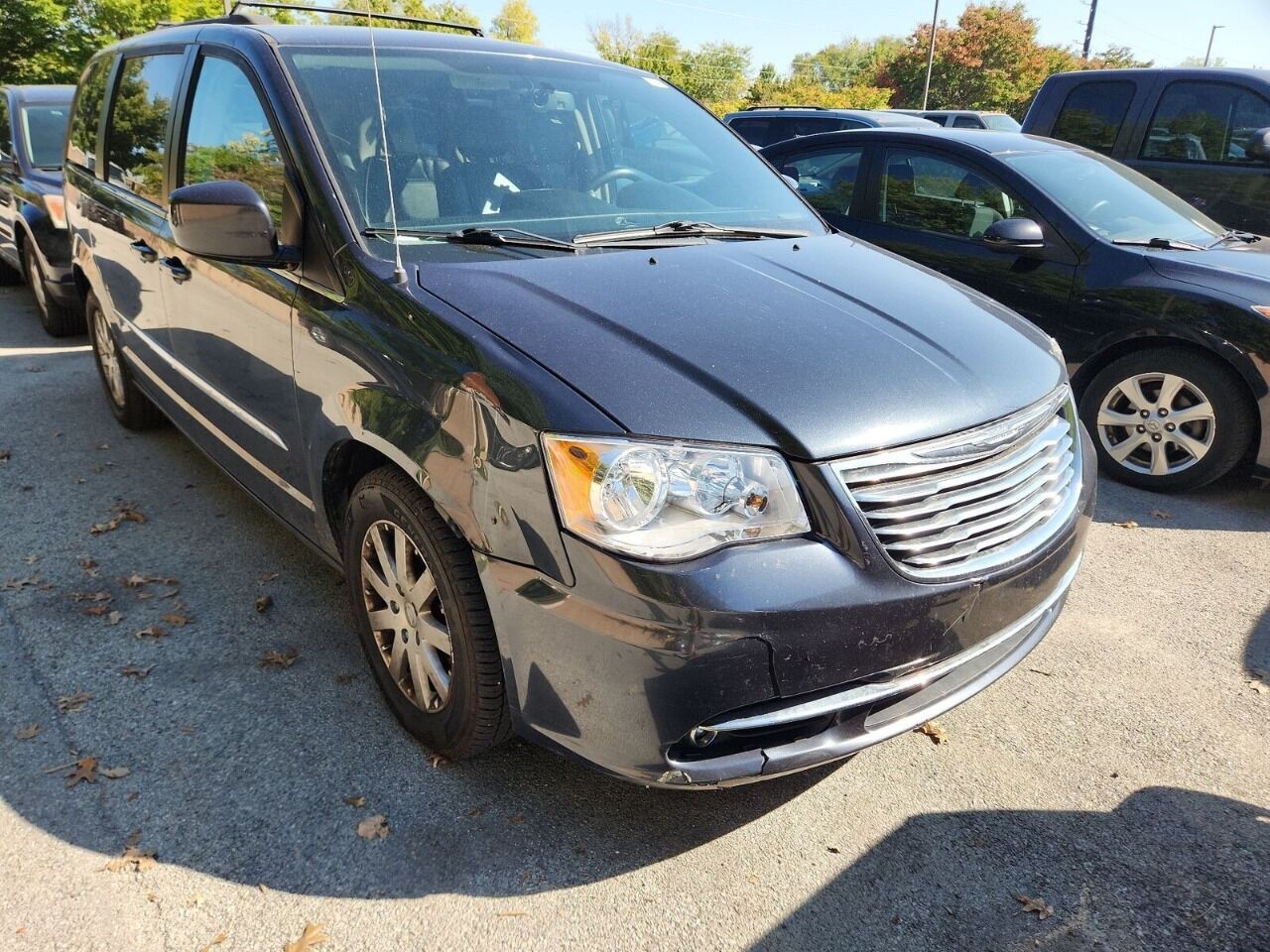 2014 CHRYSLER Town and Country