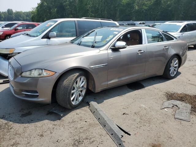 Jaguar XJ
