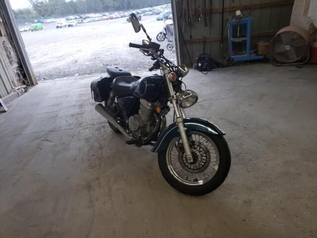 Suzuki GZ250