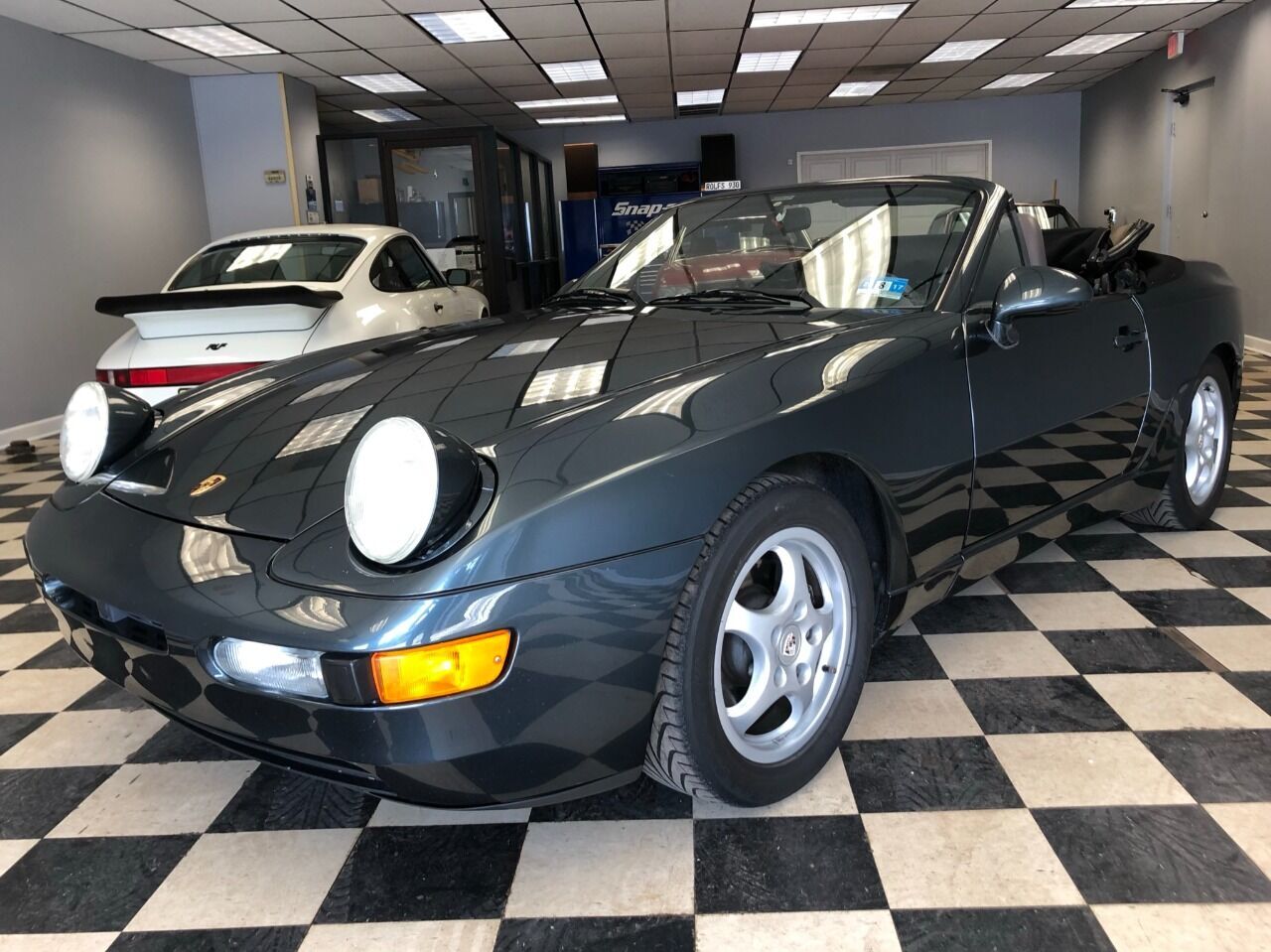 Porsche 968