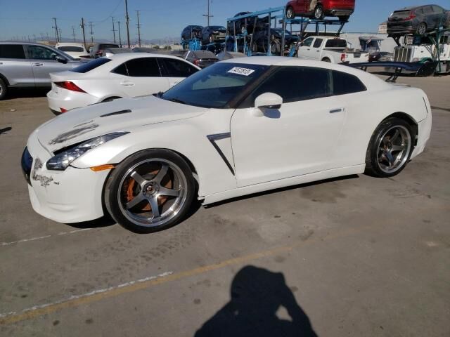Nissan GT-R