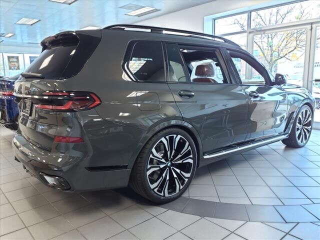 2024 BMW X7