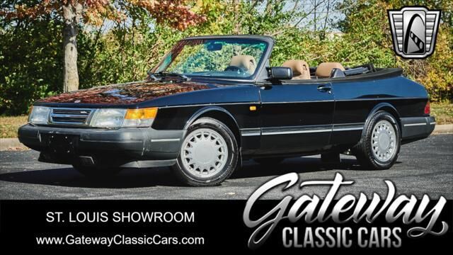 Saab 900