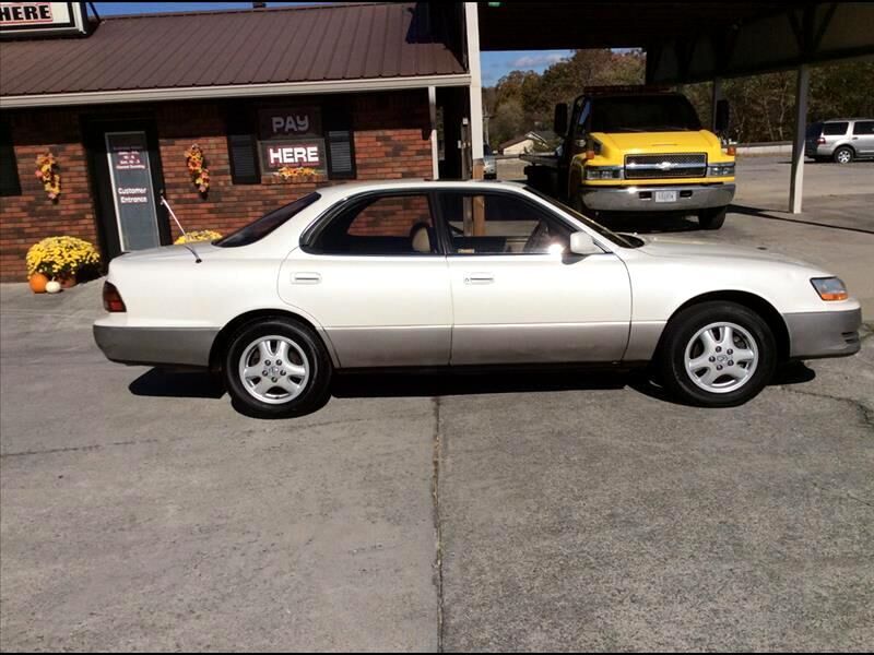 Lexus ES