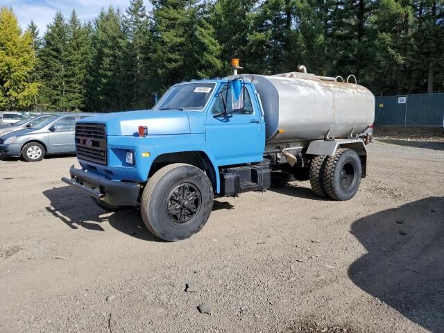 Ford F-700