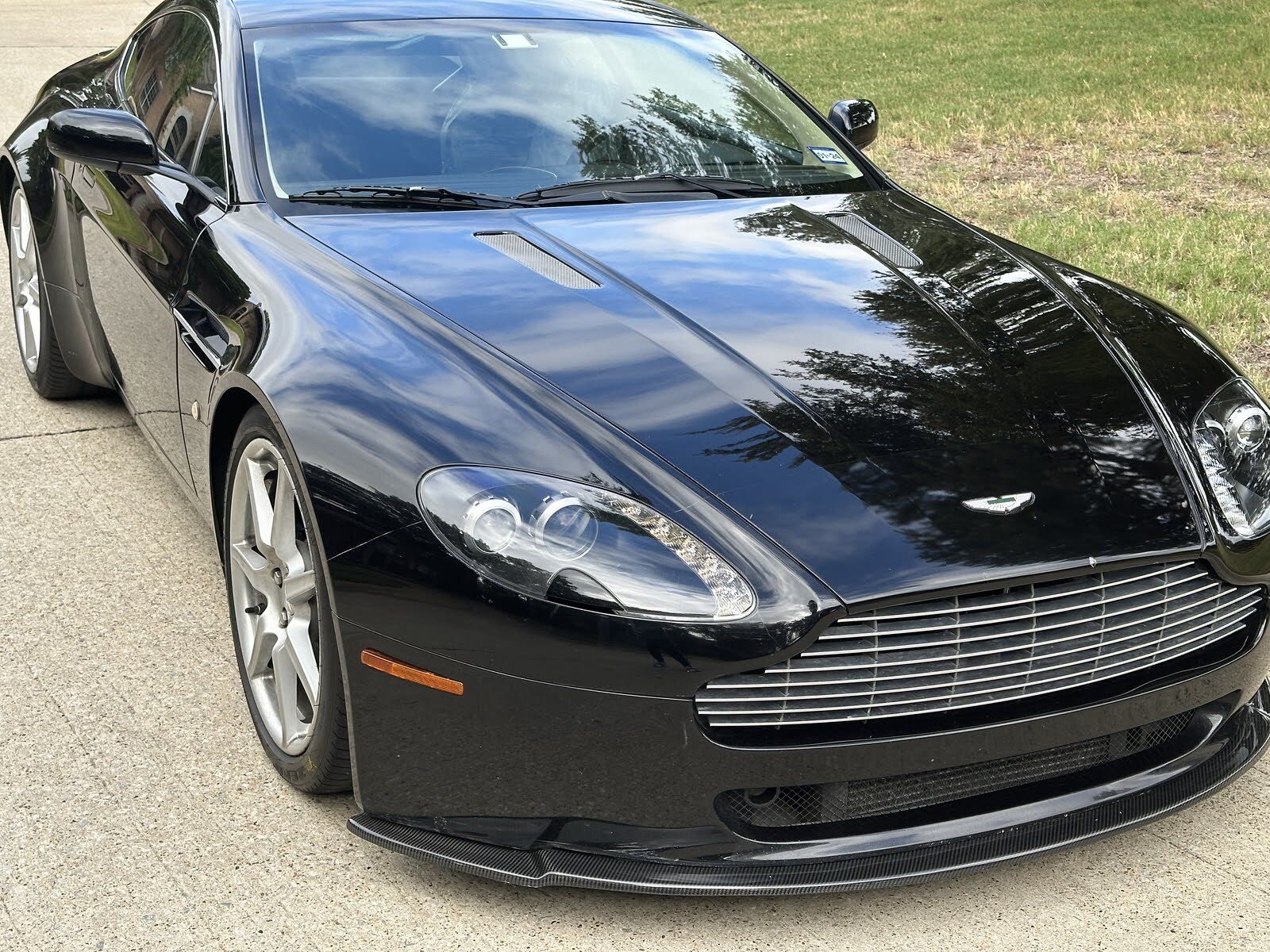 Aston Martin V8 Vantage