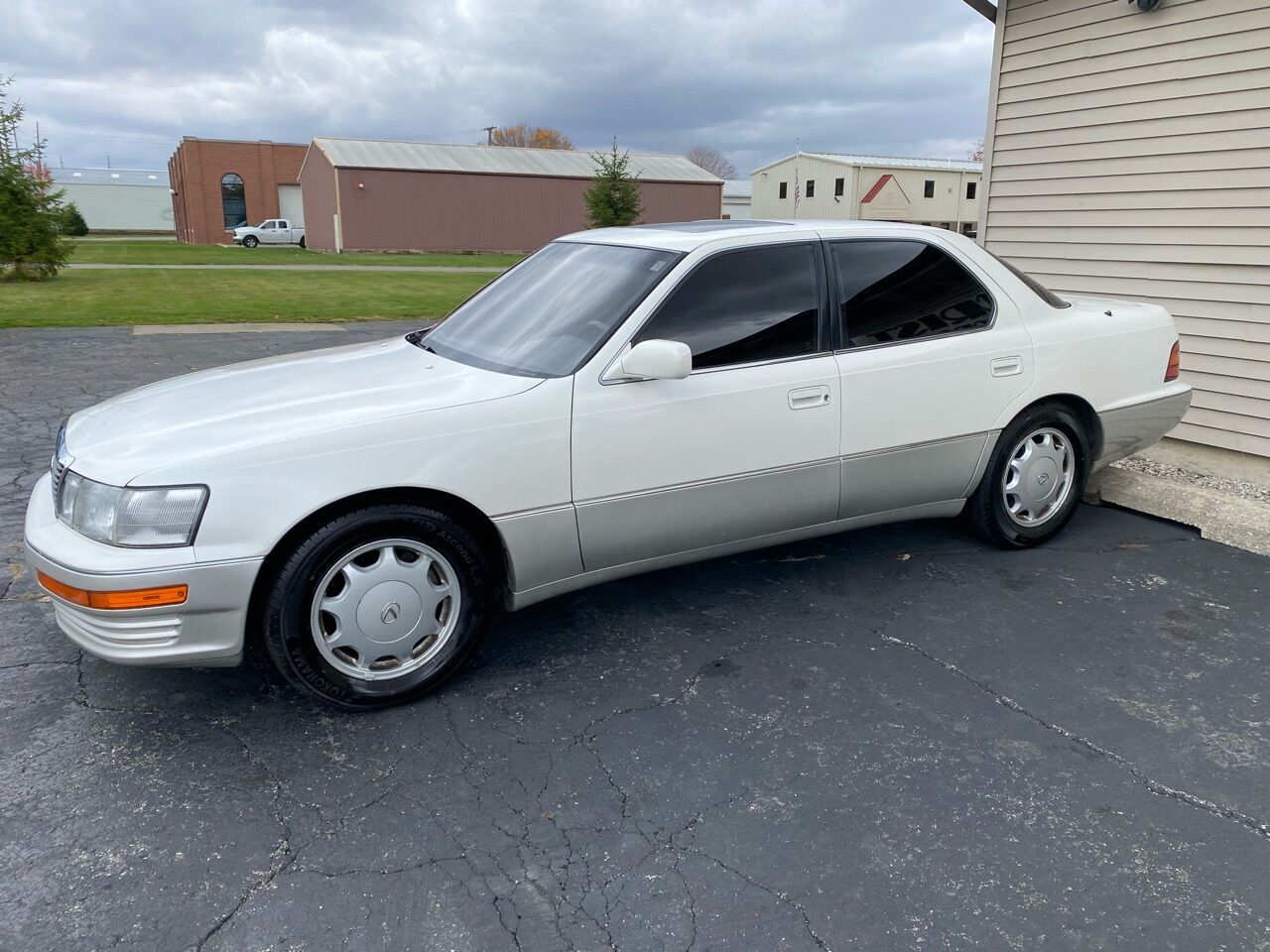 Lexus LS