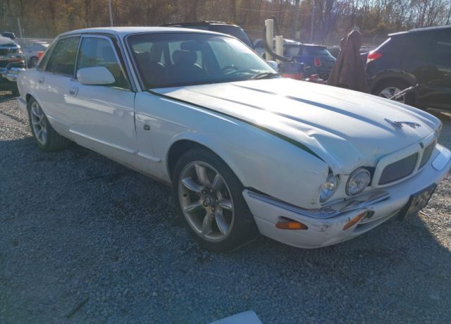 Jaguar XJR