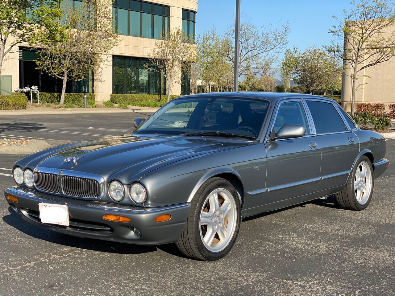 Jaguar XJ
