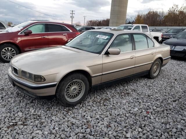 BMW 740i