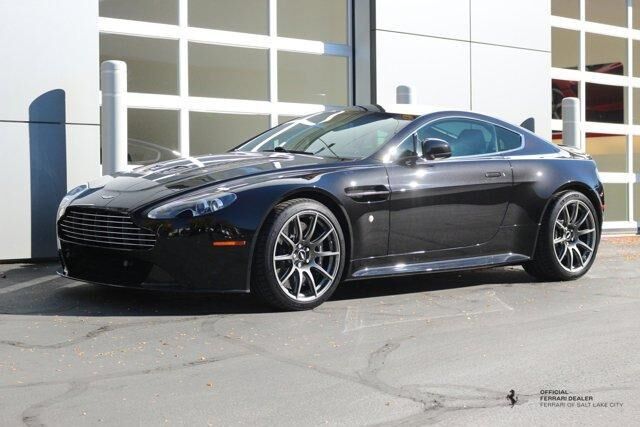 Aston Martin V12 Vantage