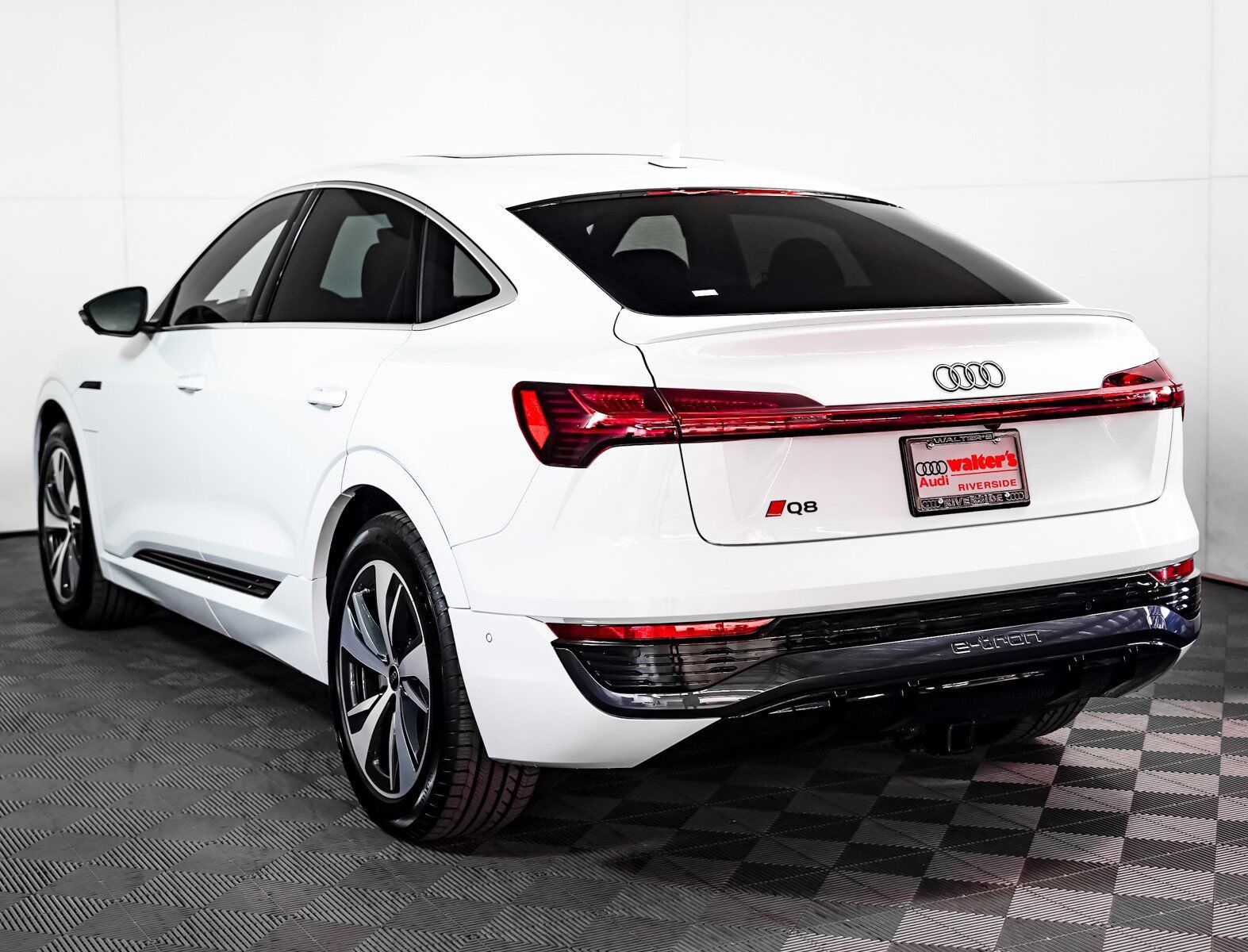 2024 Audi Q8