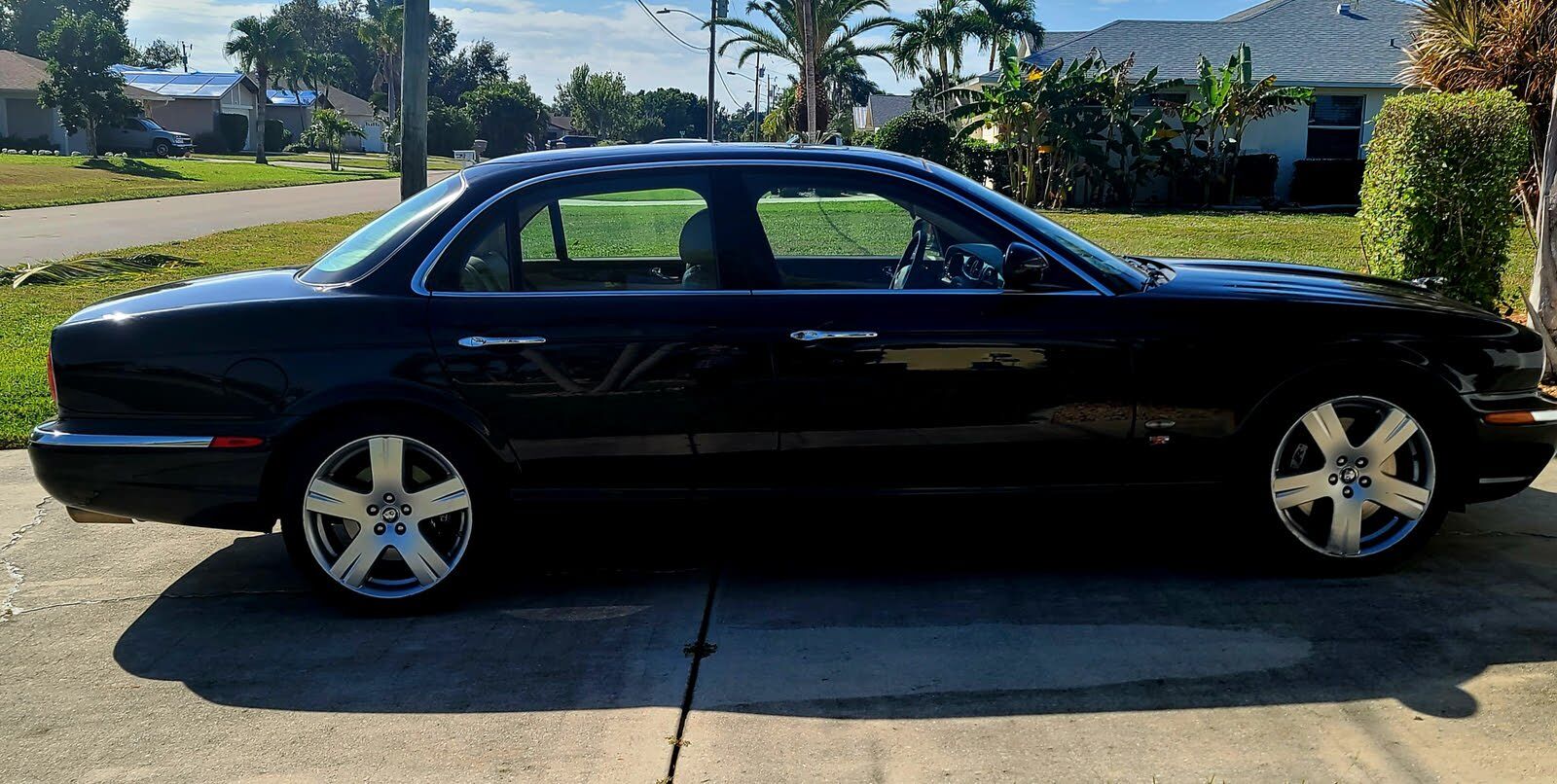 Jaguar XJR