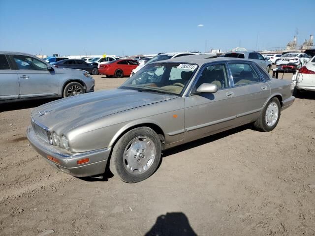 Jaguar XJ6