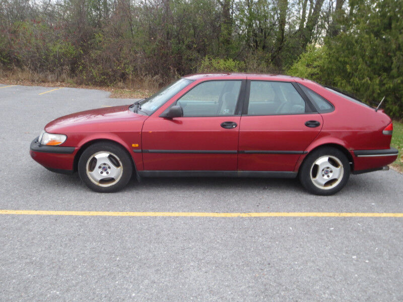 Saab 900