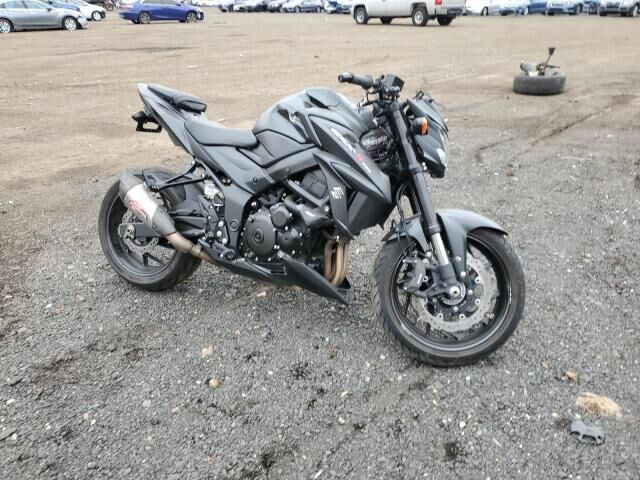 SUZUKI