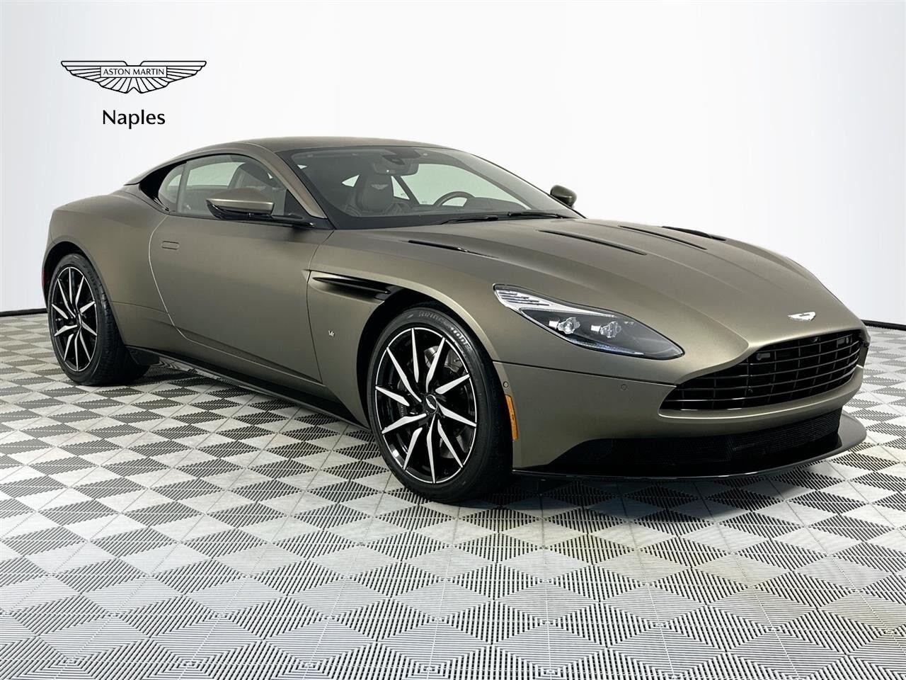 Aston Martin DB11