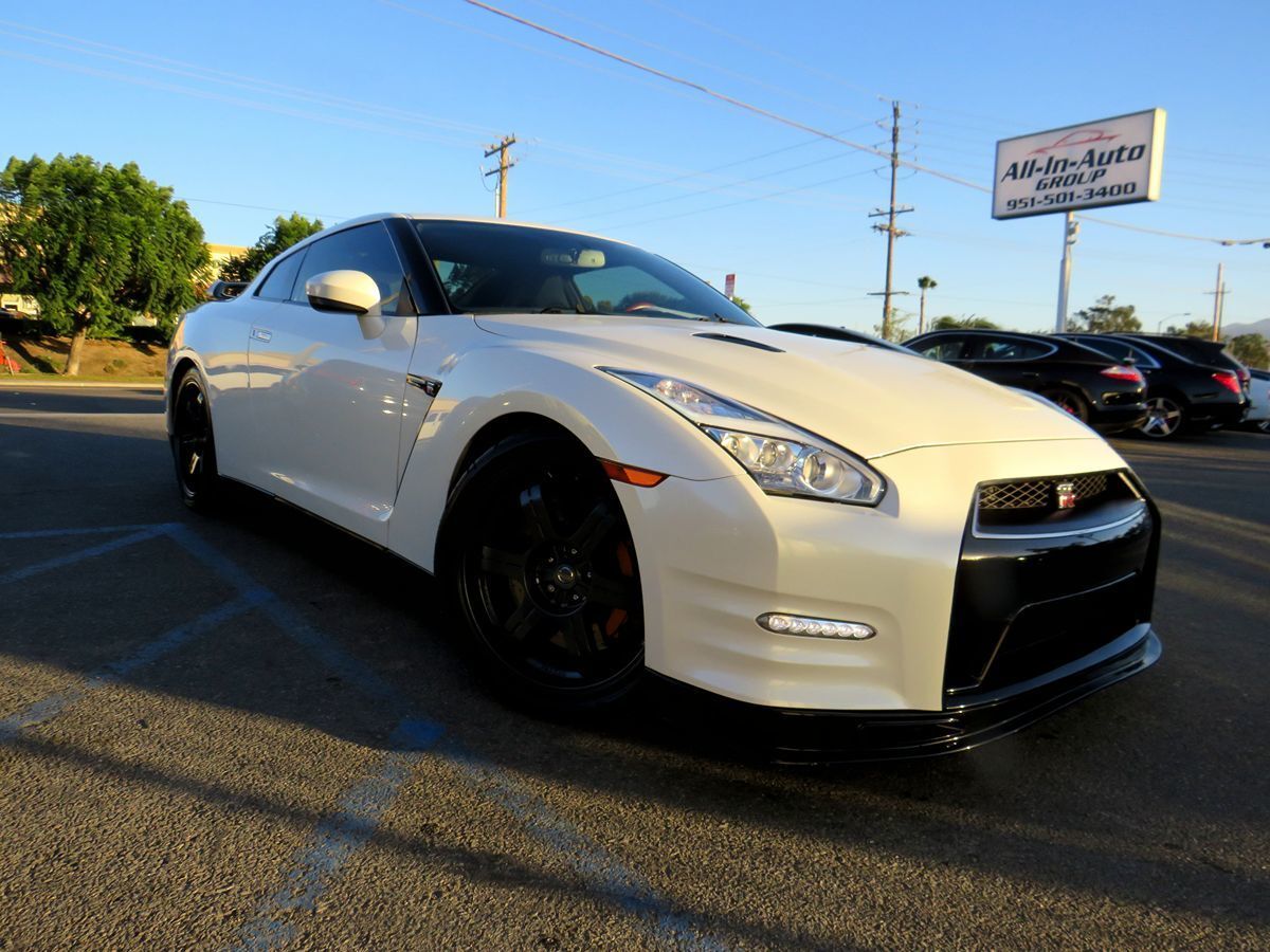 Nissan GT-R