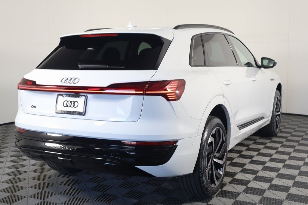 2024 Audi Q8