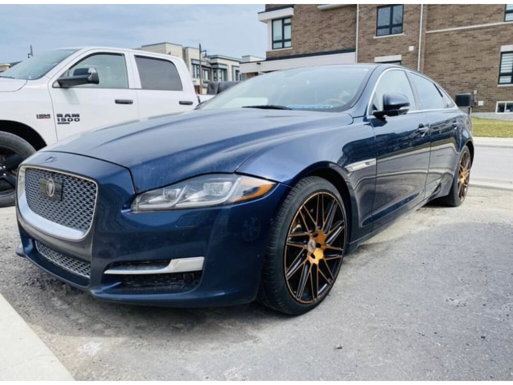 Jaguar XJ